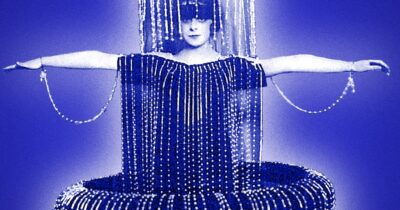 Copertina di “Non voglio essere una donna, voglio essere una leggenda”: il mito della Marchesa Casati rivive a Capri con la prima mostra permanente e il festival “Il Salotto della Sfinge”