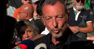 Copertina di Amadeus omaggia Pippo Baudo: “Non esistono eredi, l’unico che può fare varietà oggi è Fiorello”. E racconta un aneddoto