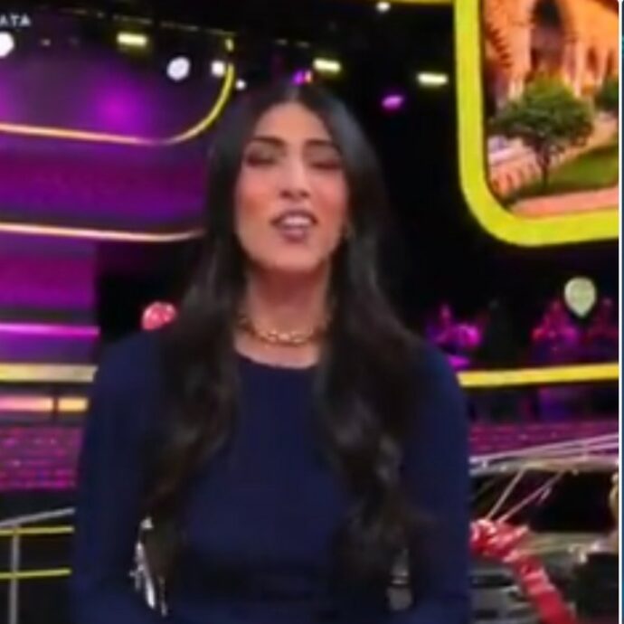 “A’Mammete, no Hammamet”: la gaffe di Giulia Salemi a The Cage è virale. E Amadeus reagisce così