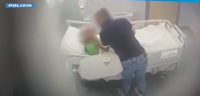 botte alla madre perfino all8217ospedale la polizia lo incastra con le telecamere e lo ferma durante l8217aggressione