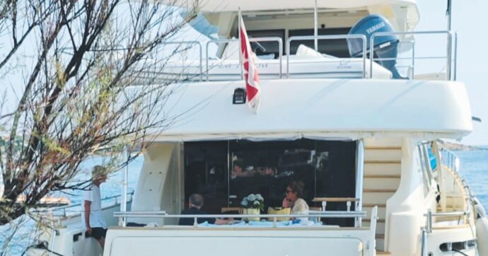 Santanchè & La Russa: vacanza da ricconi sullo yacht La Pausa con bandiera maltese