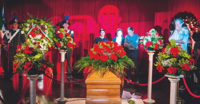 Oggi i funerali di Pippo Baudo. Rivoluzionato il palinsesto Rai