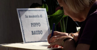 Copertina di Camera ardente di Pippo Baudo, code per il secondo giorno di visite: “Ci lascia il grande maestro”