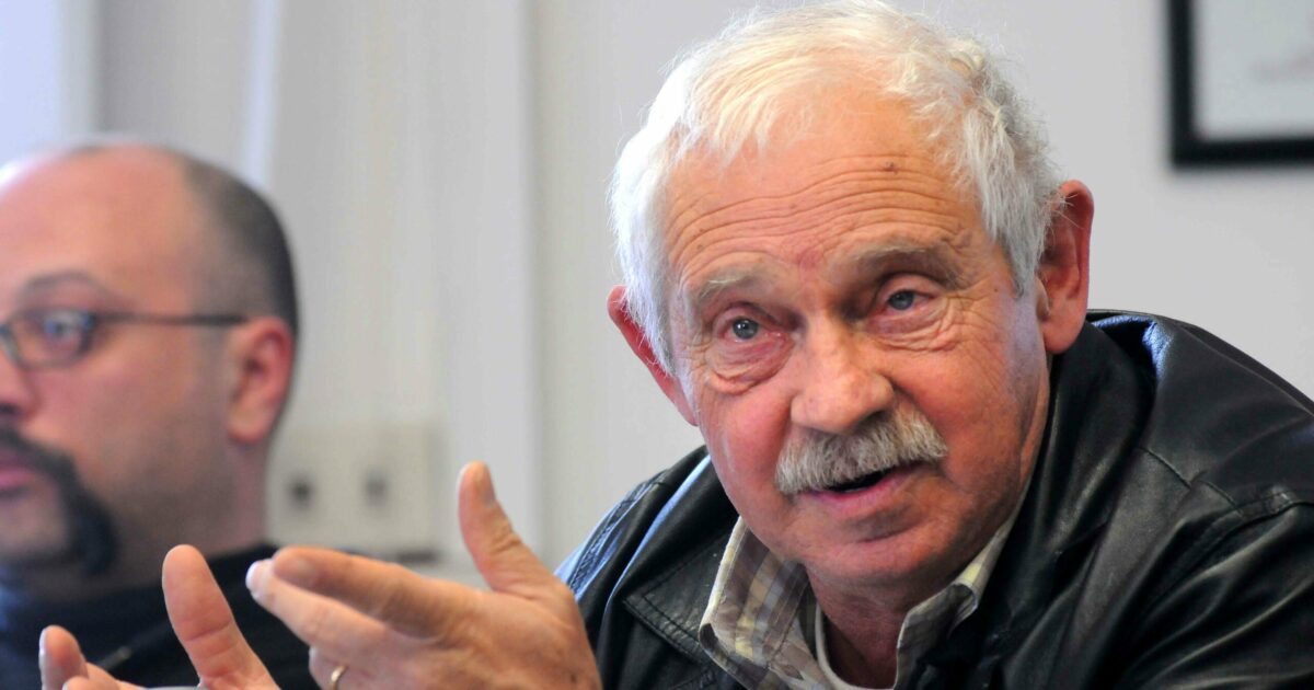 morto a 82 anni salvo vitale lo storico amico di peppino impastato attivista e insegnante condusse con lui radio aut