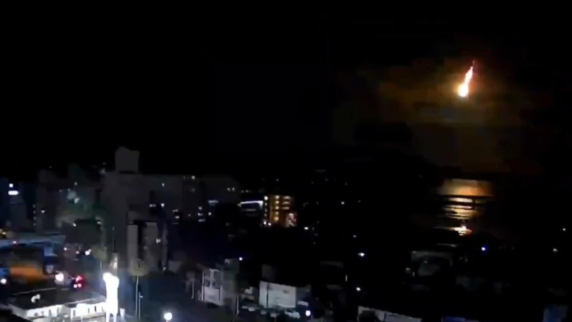 Meteorite illumina il cielo a giorno: il video della palla di fuoco sopra il Giappone