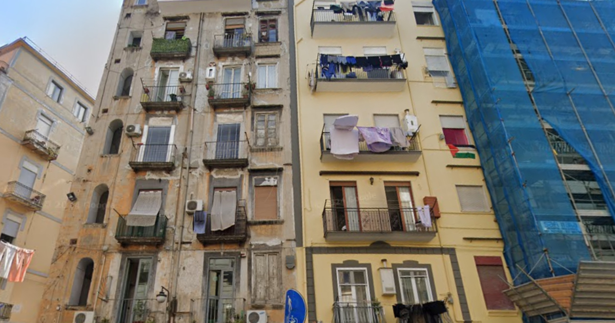 Cercare casa a Napoli è un gioco malsano. Con una sola regola: i ricchi vincono sempre Cercare casa a Napoli è un gioco malsano. Con una sola regola: i ricchi vincono sempre
