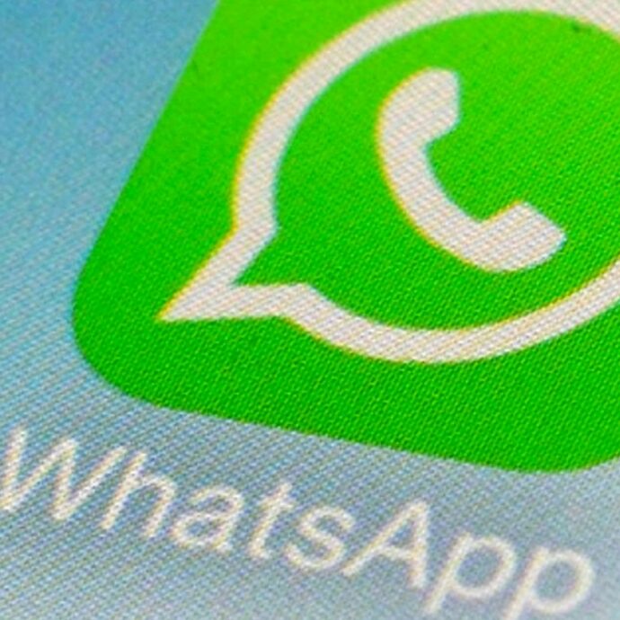 Come programmare messaggi su WhatsApp: ecco il trucco per Android e iPhone per inviare comunicazioni in orari prestabiliti