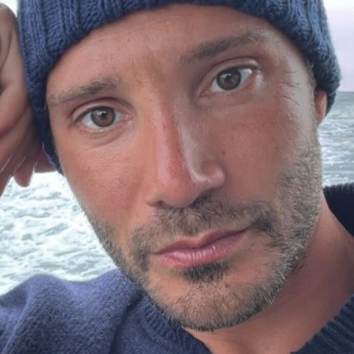 “Stefano De Martino è offeso e triste per i video rubati. Chiediamo la condanna anche dei complici”: così il legale dello showman ad Agorà Estate