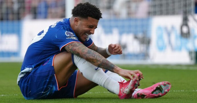 Roma e Manchester “alleate” per Sancho, ma il calciatore tentenna. E Bailey può essere decisivo per l’affare