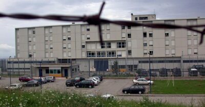 Copertina di Fidanzati-detenuti, lite finisce in aggressione