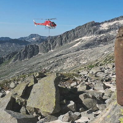 Copertina di Sulle Alpi si scioglie la Storia: 140 mila bombe in otto anni