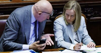 Copertina di Ucraina, la proposta dell’Italia: “Impegno a reagire in 24 ore in caso di nuova aggressione della Russia”