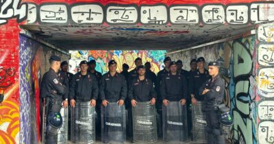 Copertina di Sfrattato lo storico Leoncavallo. Dentro non c’era nessuno. Il centro sociale organizza un presidio: “Riprendiamocelo”