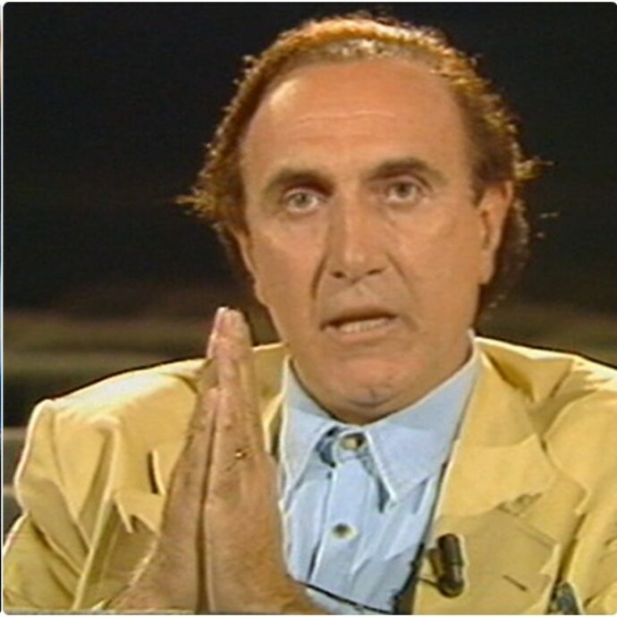 “Pippo Baudo mi voleva sposare e avere 5 figli, ma gli ho detto no: la sua era una gelosia morbosa. Davanti al mio rifiuto si mise a piangere”: le rivelazioni di Adriana Russo