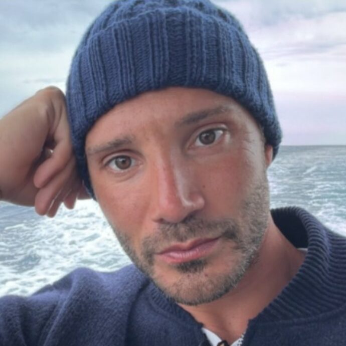 Stefano De Martino e Caroline Tronelli traditi da “un tecnico infedele”: spunta una nuova ipotesi nel furto dei video intimi