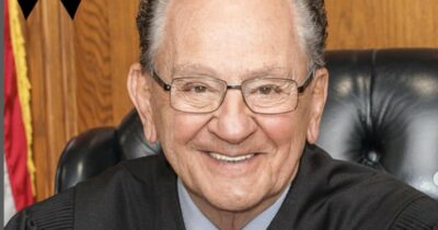 Copertina di È morto Frank Caprio, addio al “giudice buono” della tv. Il suo ultimo messaggio: “Ricordatevi di me per favore”