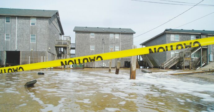 Dalla Carolina a New York, spiagge chiuse per l’uragano