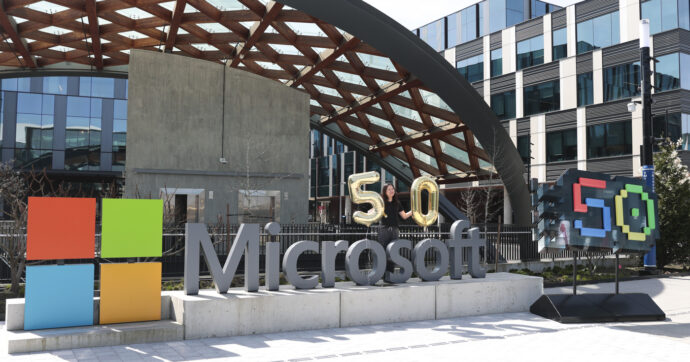 Arrestati 18 dipendenti Microsoft: hanno protestato a favore dello stop ai rapporti commerciali con Israele