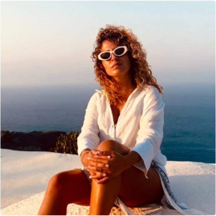 “Ero incinta, poi il dolore più grande. Non mi toglierò più dalla testa quell’immagine distesa, come dormiente”: la sofferenza della ‘iena’ Roberta Rei per l’aborto