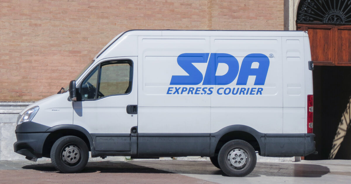 disservizi nelle consegne sda sanziona la ditta appaltatrice che si rif224 sui corrieri tagliando gli stipendi