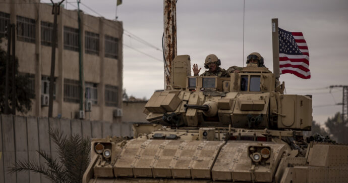 Lo Stato Islamico pronto a risorgere dalle ceneri: i campi di detenzione incubatori di jihadisti grazie anche al disimpegno di Trump