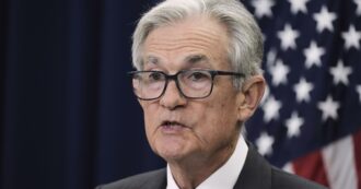 Il capo della Fed Powell annuncia il taglio dei tassi: “Si vedono già le conseguenze dei dazi sui prezzi”