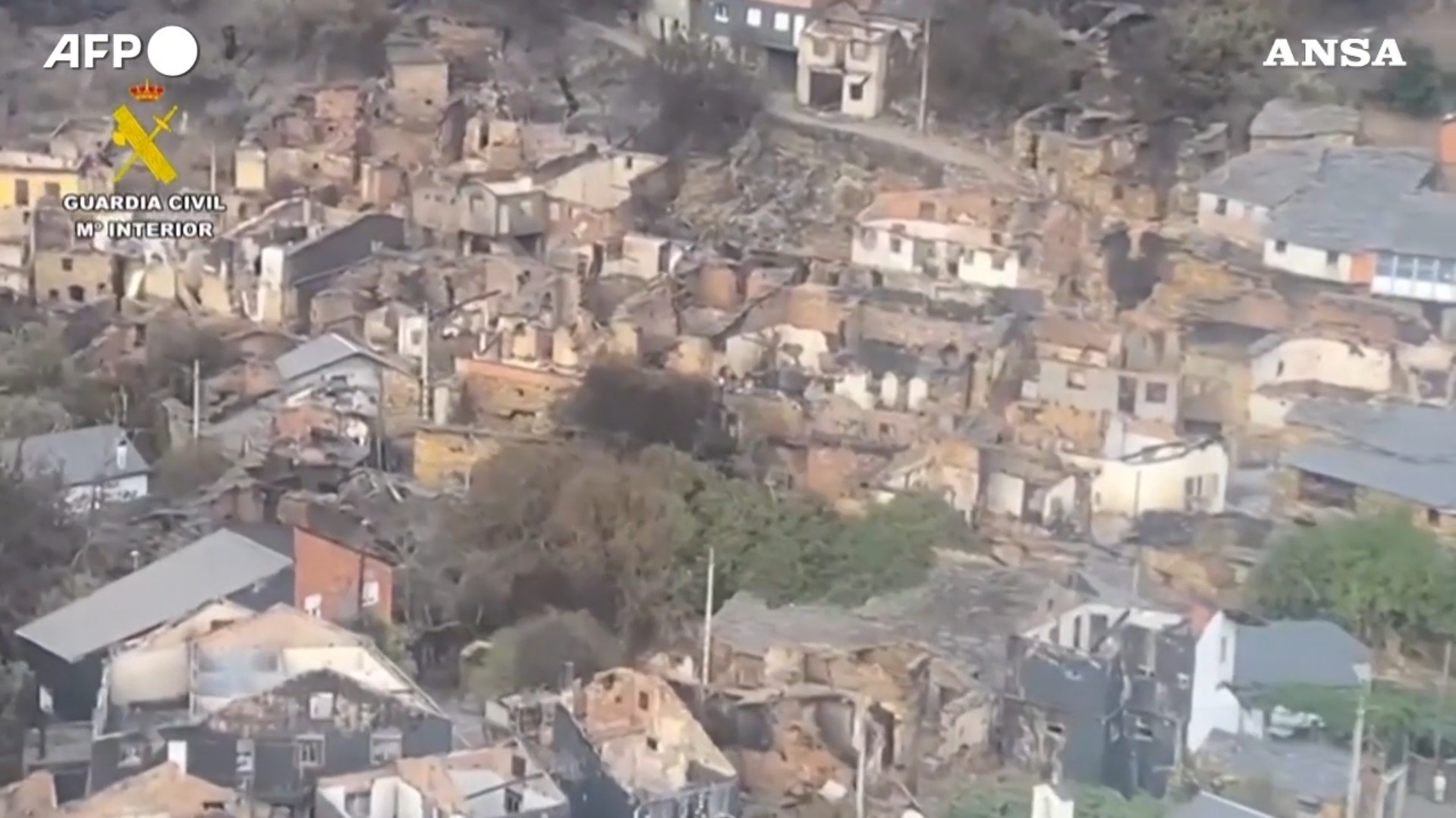 incendi in spagna la devastazione dopo le fiamme le immagini dei paesi distrutti dal fuoco