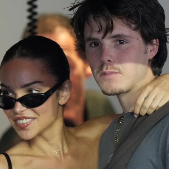 “Show vietato ai minori”: il siparietto hot di Cruz Beckham sullo yacht di famiglia fa girare la testa alla fidanzata (e non solo)
