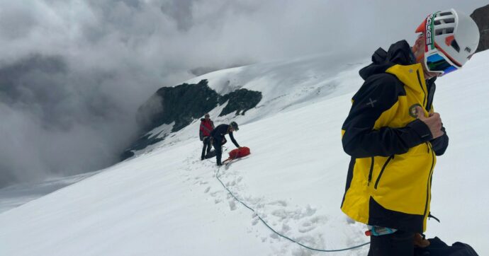 Passano la notte a 4 mila metri: salvati 2 alpinisti