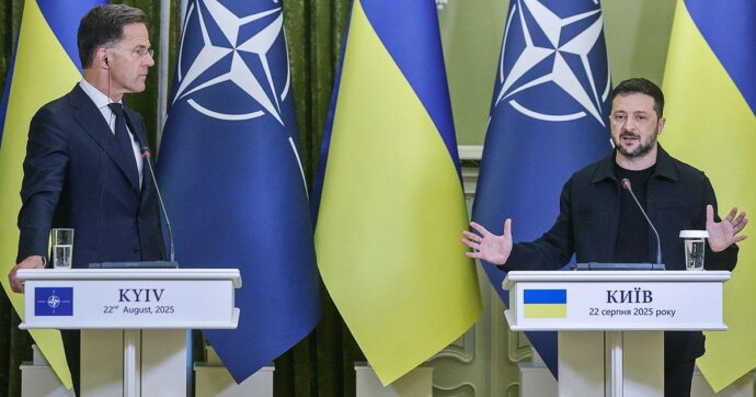 Ucraina, Trump: “Darò a Putin un paio di settimane”. Zelensky aveva detto: “Solo lui può fermarlo”. Rutte a Kiev: “Sostegno incrollabile”