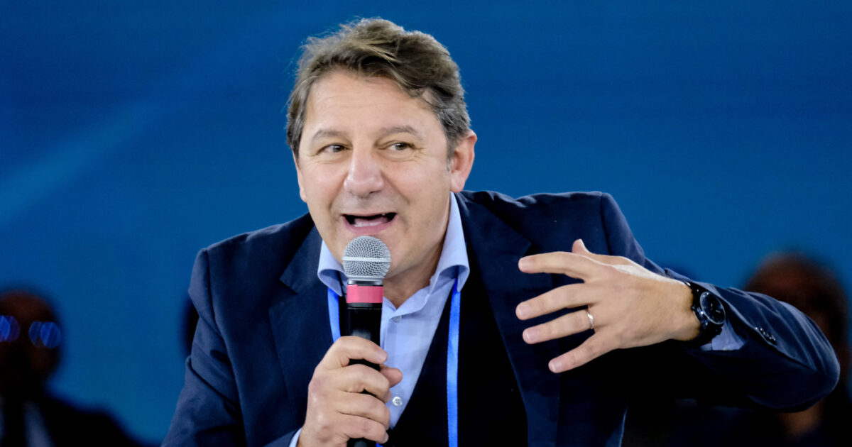 calabria tridico candidato l8217ufficialit224 dal tavolo del centrosinistra con lui un campo larghissimo da iv ai comunisti