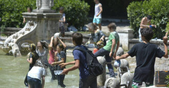 Copertina di “Settembre è troppo caldo”: torna l’idea del rientro a scuola a ottobre. Ma tanti si oppongono: “Chi pensa ai genitori?”