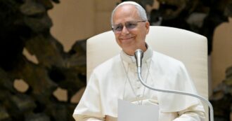 Copertina di L’omelia di Papa Leone alla messa di Natale: “Un’economia distorta induce a trattare gli uomini come merce, così si nega Dio”