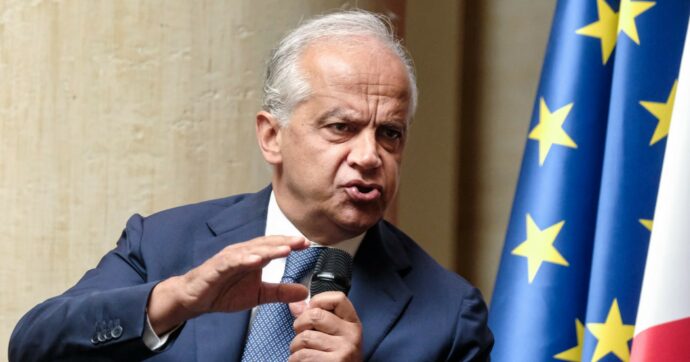 Piantedosi nega il caso Almasri:  “Il video è vecchio”