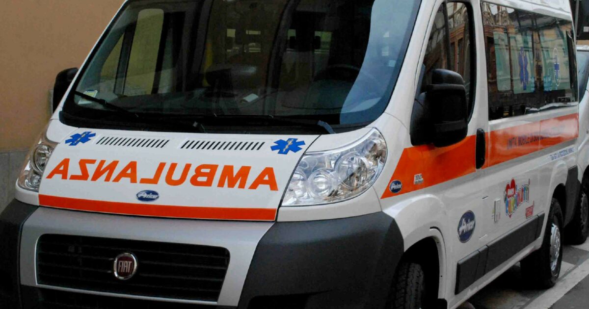 Genova, donna precipita dalle scale e muore dopo un litigio con il compagno