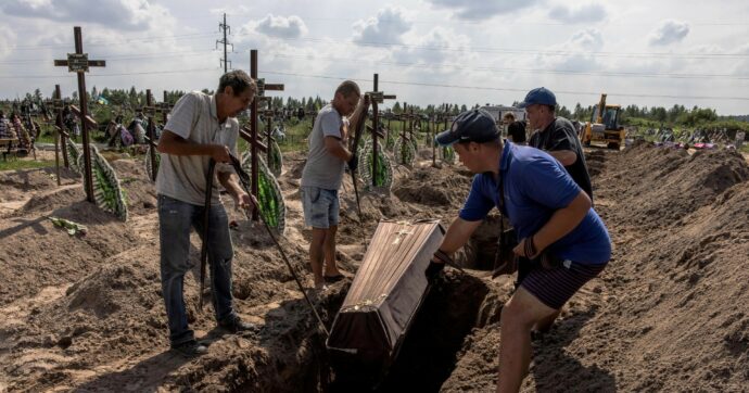 Guerra, i numeri – Hackerati i dati di Kiev. I russi: “1,7 mln di morti”