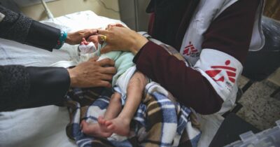 Copertina di “Israele uccide i medici palestinesi e non fa entrare noi internazionali”