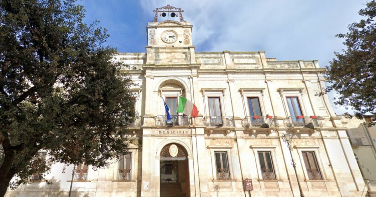 Gioia del Colle, bimbo di 11 anni riceve insulti e sputi per il colore della sua pelle: la madre denuncia sui social Gioia del Colle, bimbo di 11 anni riceve insulti e sputi per il colore della sua pelle: la madre denuncia sui social