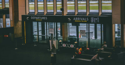 Copertina di È morta Emilietta, addio alla “signora dell’aeroporto” che viveva a Malpensa sperando di riabbracciare i figli