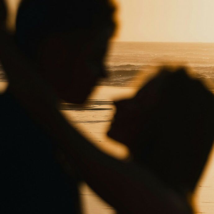 Dalle avventure nate in spiaggia ai cuori spezzati, guida agli amori di fine estate (e come ripartire a settembre)