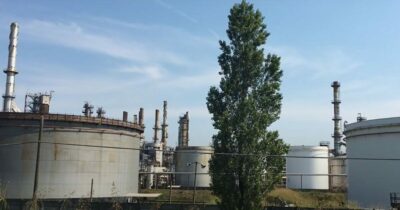 Copertina di Ex raffineria Tamoil a Cremona, gip archivia: “Inquinamento datato”. Accusatori: “Omesse indagini decisive”