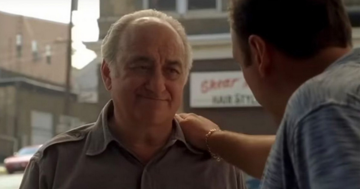 È morto Jerry Adler, addio a Hesh de I Soprano. Chi era l’attore che aveva iniziato a recitare a 65 anni È morto Jerry Adler, addio a Hesh de I Soprano. Chi era l’attore che aveva iniziato a recitare a 65 anni