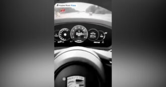 Copertina di Pubblica un video mentre guida la Porsche a 260 chilometri orari: polemiche sul presidente di un’azienda pubblica