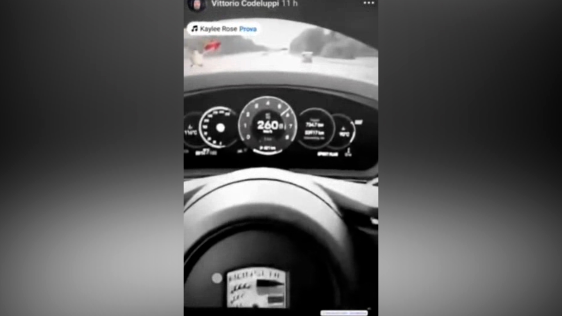 pubblica un video mentre guida la porsche a 260 chilometri orari polemiche sul presidente di un8217azienda pubblica