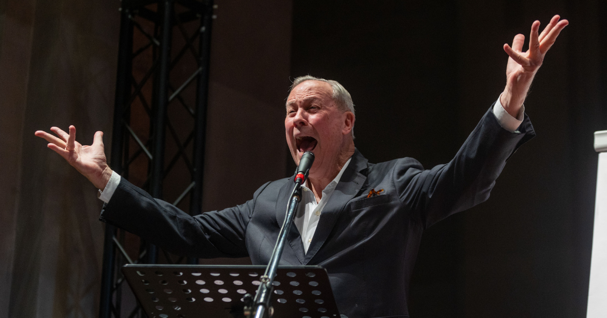 Bob Wilson, alcune considerazioni sul ruolo degli artisti visivi nelle rivoluzioni teatrali Bob Wilson, alcune considerazioni sul ruolo degli artisti visivi nelle rivoluzioni teatrali