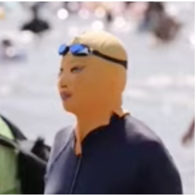 “Utile per combattere la ‘sunxiety’ e fatturati record”: cosa sono le facebikini che stanno spopolando in Cina