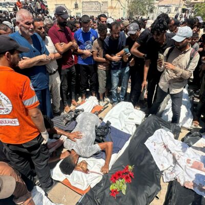 Copertina di Non solo Nasser hospital: i “doppi raid” di Israele per colpire i soccorsi (e i giornalisti)