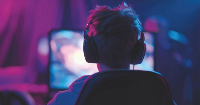 Teramo, morto al pc con maschera antigas. Forse ha respirato per sfida del refrigerante