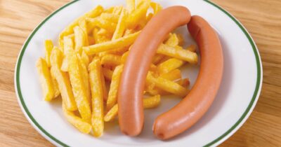 Copertina di Almeno 30 intossicati da würstel e patatine