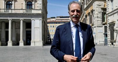 Copertina di Perla in rivolta contro Bardi: “Non si privatizzi il nostro porto”